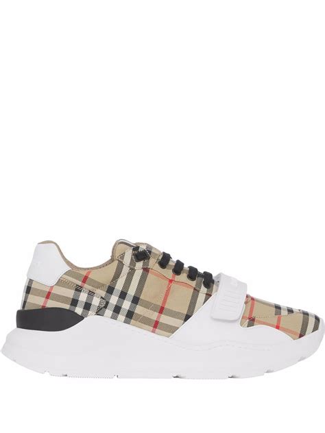 Sneakers från Burberry 